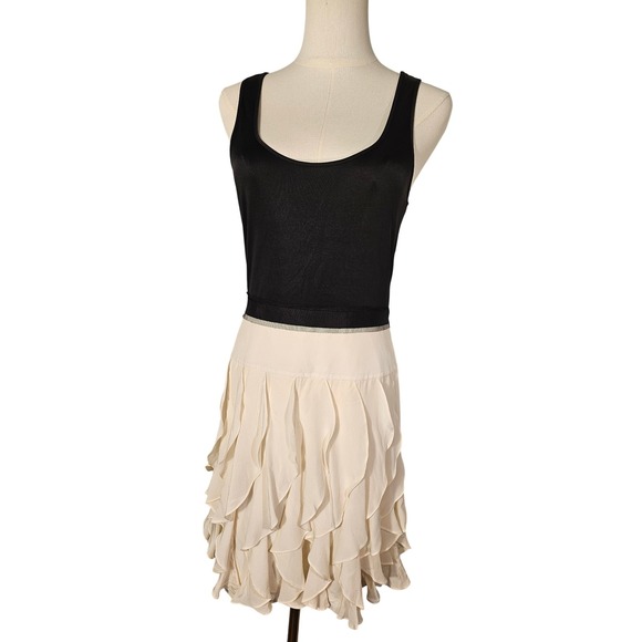 BCBGMaxAzria Dresses & Skirts - BCBGMAXAZRIA Black Off White Silk Tiered Ruffle Cocktail Dress Size 6